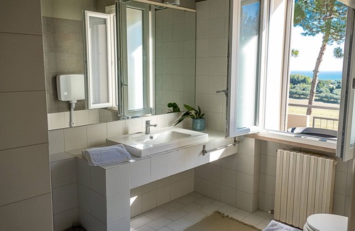 Pesaro Bed & Breakfast | Bea&Berto | Complete apartment in the hills, a stone's throw from the sea