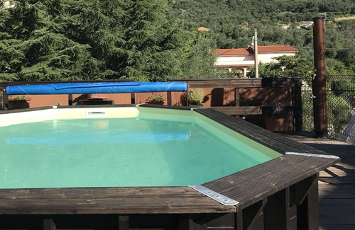 Caravonica House | Bea Bright and Welcoming House