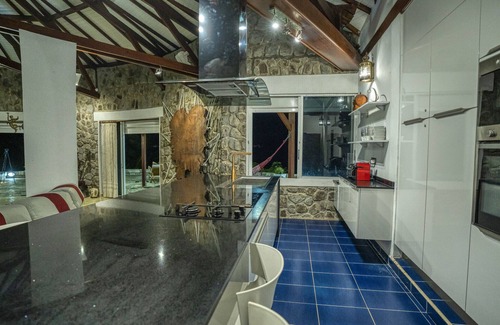 Les-Saintes Villa | Beach access and private dock