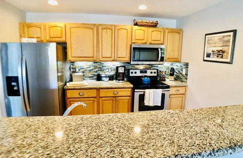 Westport Condo | Beach Access ~ Saltwater Heated Pool ~ Hot Tub ~ King Bed!