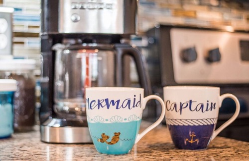 Westport Condo | Beach Access ~ Saltwater Heated Pool ~ Hot Tub ~ King Bed!