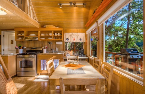 Roche Harbor Cabin | Beach and Dock Access! (NBWR)