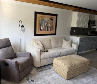 Grand Forks House | Beach Bed and Breakfast