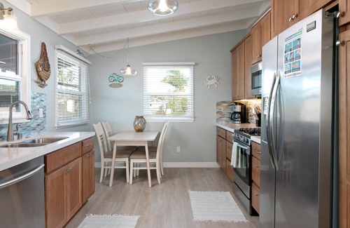 Pierpont Bay House | Beach-block Charming Upstairs Duplex