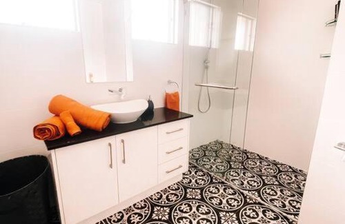 Maroochydore House | Beach Boutique With River View