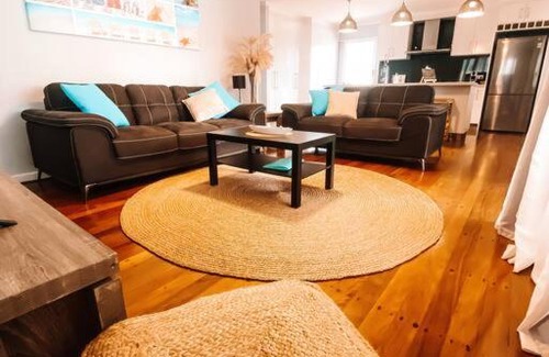 Maroochydore House | Beach Boutique With River View