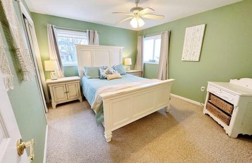 Oscoda House | Beach Club of Oscoda - The Lakeshore Cottage