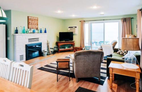 Oscoda House | Beach Club of Oscoda - The Lakeshore Cottage