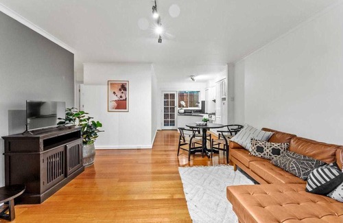 Aspendale Apartment | Beach Front Apartment