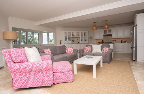 Seven Mile Beach Apartment | Beach front condo - Seven Mile beach sleeping 6 to 8