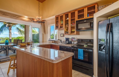 Kahaluu Bay Condo | Beach Front Ocean View Top Floor Luxury Penthouse!