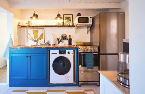 Hull House | Beach Getaway! Sun, Sand, & Dreamy Summer Deals!