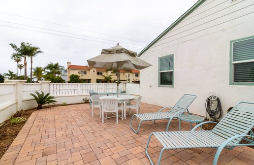 North Pacific Beach House | Beach House in Pacific Beach 3 bdrm with home office, 2 blocks to ocean