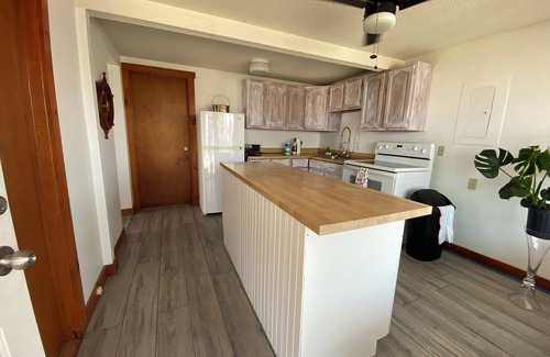 Old Lyme House | Beach House steps from the ocean! Old Lyme, CT