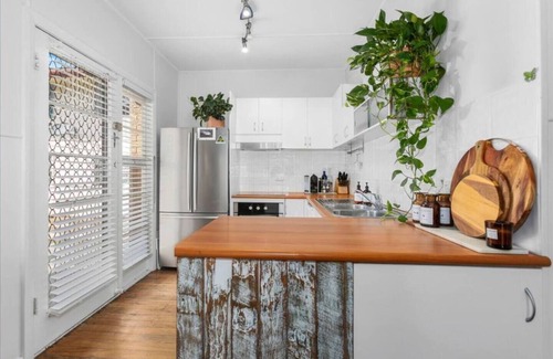 Coolangatta Apartment | Beach Pad close to Airport and Iconic Kirra Beach