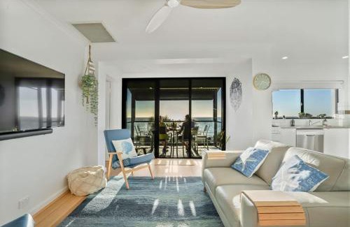 Semaphore Park Apartment | Beach Stayz Semaphore Upstairs Two Bedroom Apartment