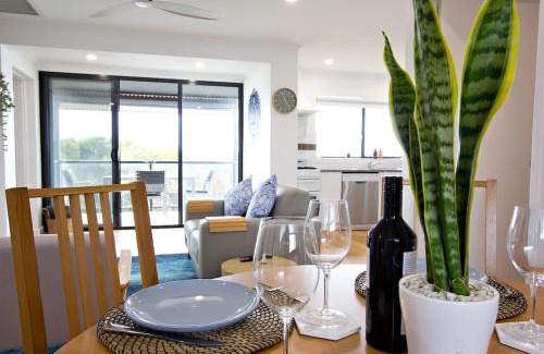 Semaphore Park Apartment | Beach Stayz Semaphore Upstairs Two Bedroom Apartment