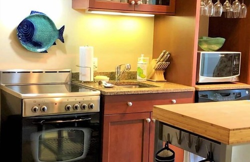 York Beach Condo | 🏖️BEACH STREET RETREAT~ OCEAN VIEW 2BR- 2BA condo in ❤️ of Short Sands Village!