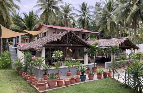 Barra de Santiago House | Beachfront 4 bedrooms 4 bath for a great vacation.