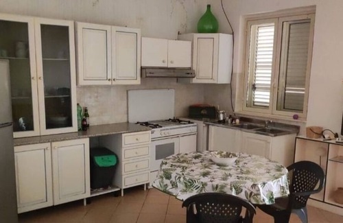 Seccagrande Apartment | Beachfront apartment 6- 9 places. Amenities: free wi-fi, barbecue.