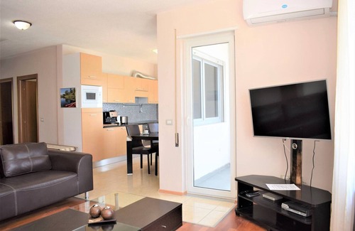 Durres Apartment | Beachfront Apartment in Durres 072