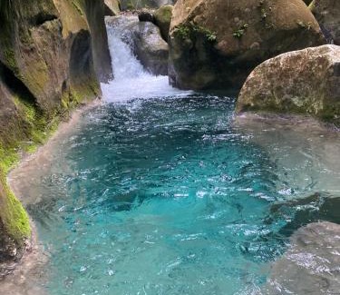 Paraiso Apartment | Beachfront Apartment, Quiet 4 Beds, 1 Bath, AC, Wi-Fi, Hot Water, in Paraiso near Los Patos