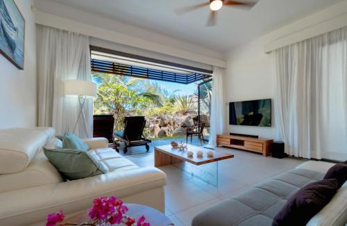 Belle Mare Apartment | Beachfront chic retreat