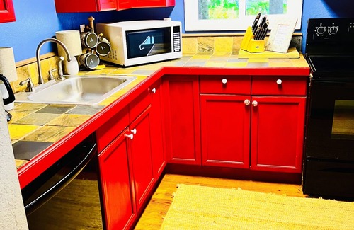 Homer Condo | Beachfront Condo with Private Hot Tub