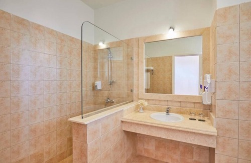 El Quseir Hotel | Beachfront Escape + Yoga, Tennis, Water Sports & Live Evening Shows l 3 Rooms