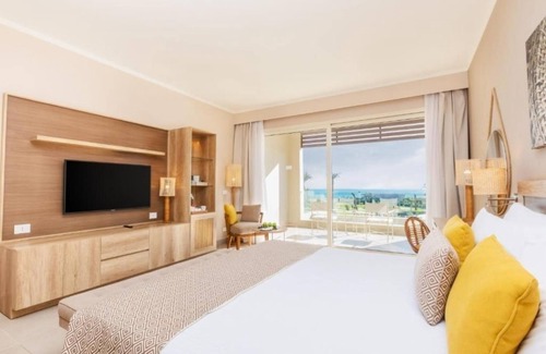 Soma Bay Hotel | Beachfront Stay Designed for Relaxation | Swim, Dine & Dive Nearby