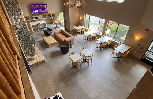 Houghton Lake Hotel | Beachfront Hotel