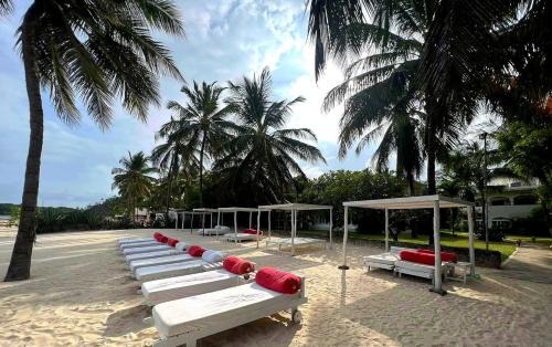 Malindi Marine National Park Apartment | Beachfront Palm Haven