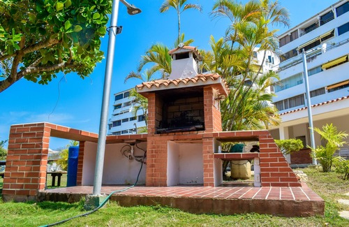 Lecheria Condo | BeachFront PentHouse 3-Bedroom 2.5-Bathroom designed with your comfort in mind.