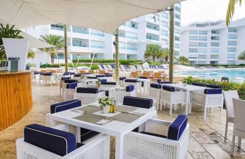 Villas Del Mar Apartment | Beachfront Three Bedroom apt with Jacuzzi