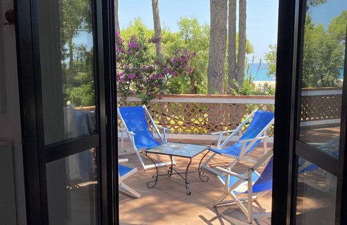 San Sostene Marina Villa | Beachfront Villa with spacious garden and direct beach access