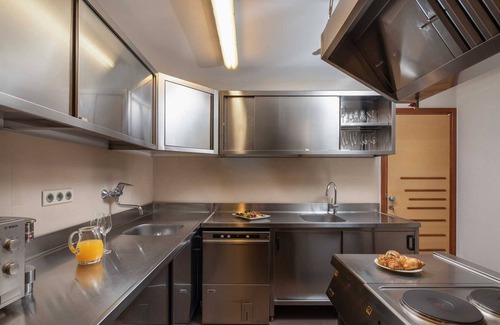 Ruskamen Villa | Beachfront Villa Castellum with Pool