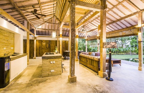 Melaya Villa | Beachfront Villas with Private Infinity Pool, ask us for the 2024 discount deal!