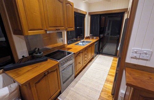 Beachmere House | Beachmere Escape - Unique and Tranquil. Just what you need. Book now!