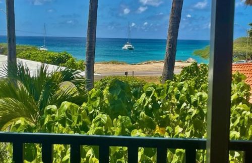 Malmok Villa | Beachside Villa at Boca Catalina