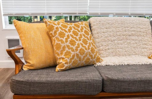 North Beacon Hill Apartment | Beacon Hill Retro - Central Location.