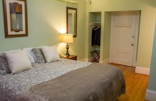 Cleveland Circle Bed & Breakfast | Beacon Inn 1750