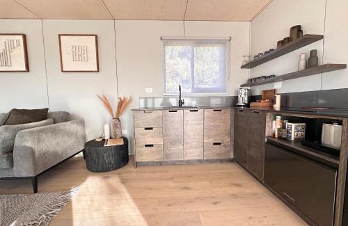 Oban Apartment | Beaks and Feathers Boutique Accommodation on Stewart Island