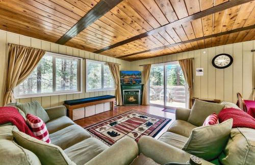 Country Club Estates House | Bear Haus - Sledding At Cabin - Forest Views - Foosball