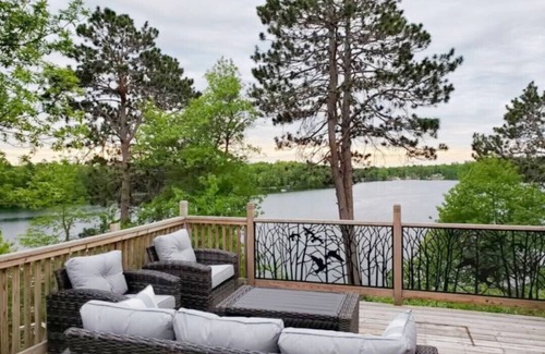 Backus House | Bear Peak Cabin, Beautiful Secluded Lake Cabin with Panoramic Views!