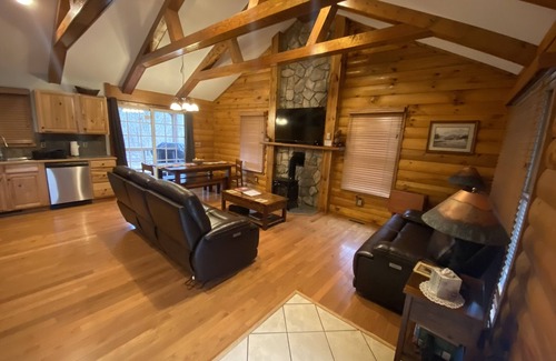 Rileyville Cabin | Bear Timbers log cabin on the Shenandoah River