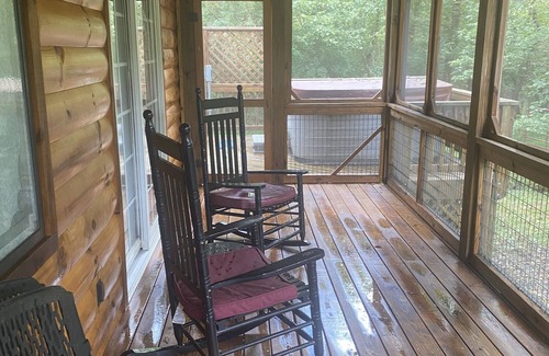 Rileyville Cabin | Bear Timbers log cabin on the Shenandoah River