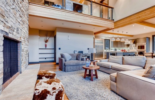 Forest Hills House | Bearadise Forest: New, Modern Luxury Home w/Beautiful Views & Pool Table
