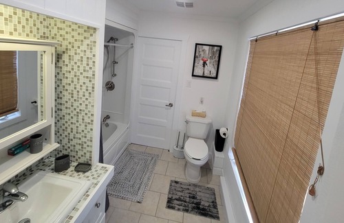 Saint Zenon Cabin | Beau Chalet Rustique avec 2 chambres