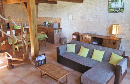 Dondas Villa | Beautiful apartment in villa for 6 guests with pool, TV, terrace and panoramic view