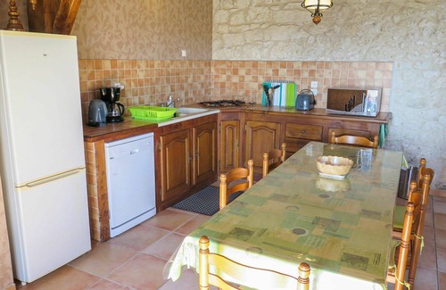 Dondas Villa | Beautiful apartment in villa for 6 guests with pool, TV, terrace and panoramic view